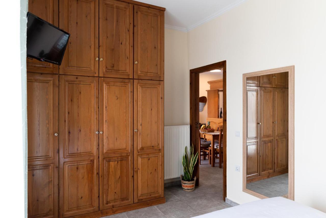 Destino Overlooking The Venetian Port Of Chania Apartamento Chrissi Akti Chania
