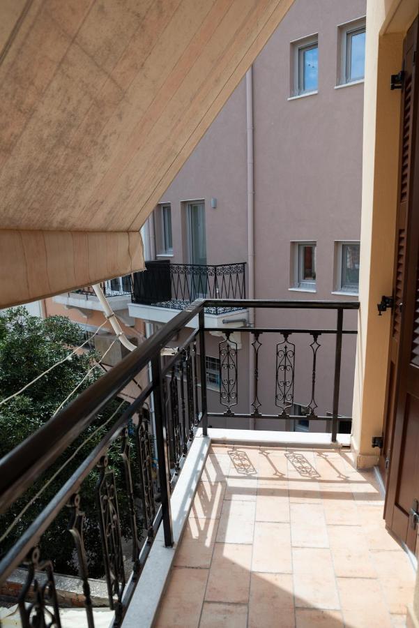 Destino Overlooking The Venetian Port Of Chania *
