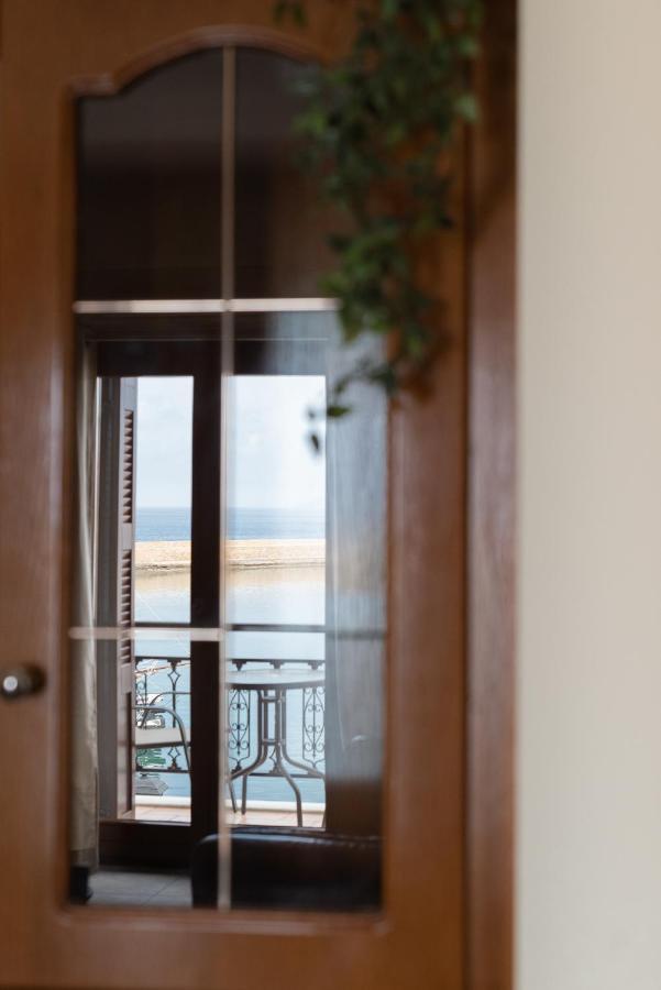 Destino Overlooking The Venetian Port Of Chania Apartamento