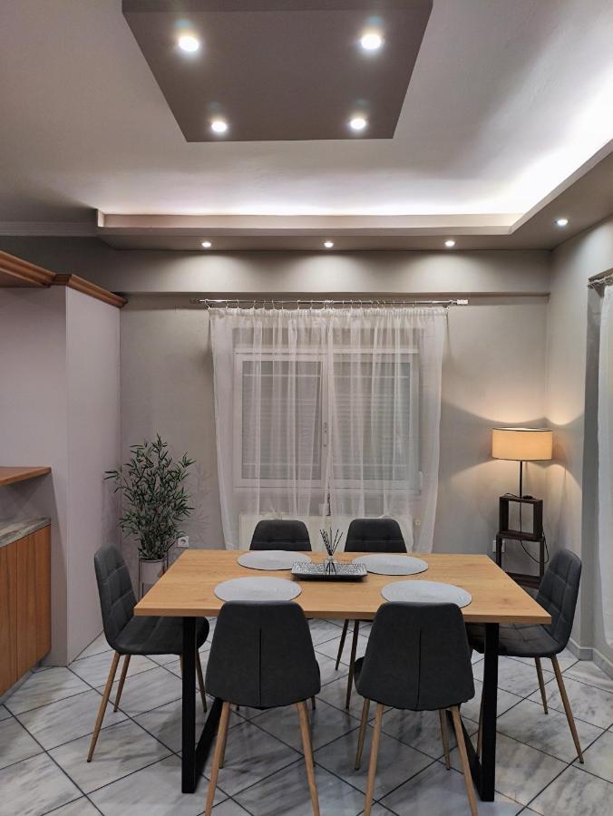 Julia House Apartment
