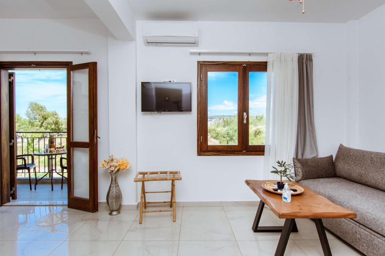 Deluxe 3* Chania (Crete)