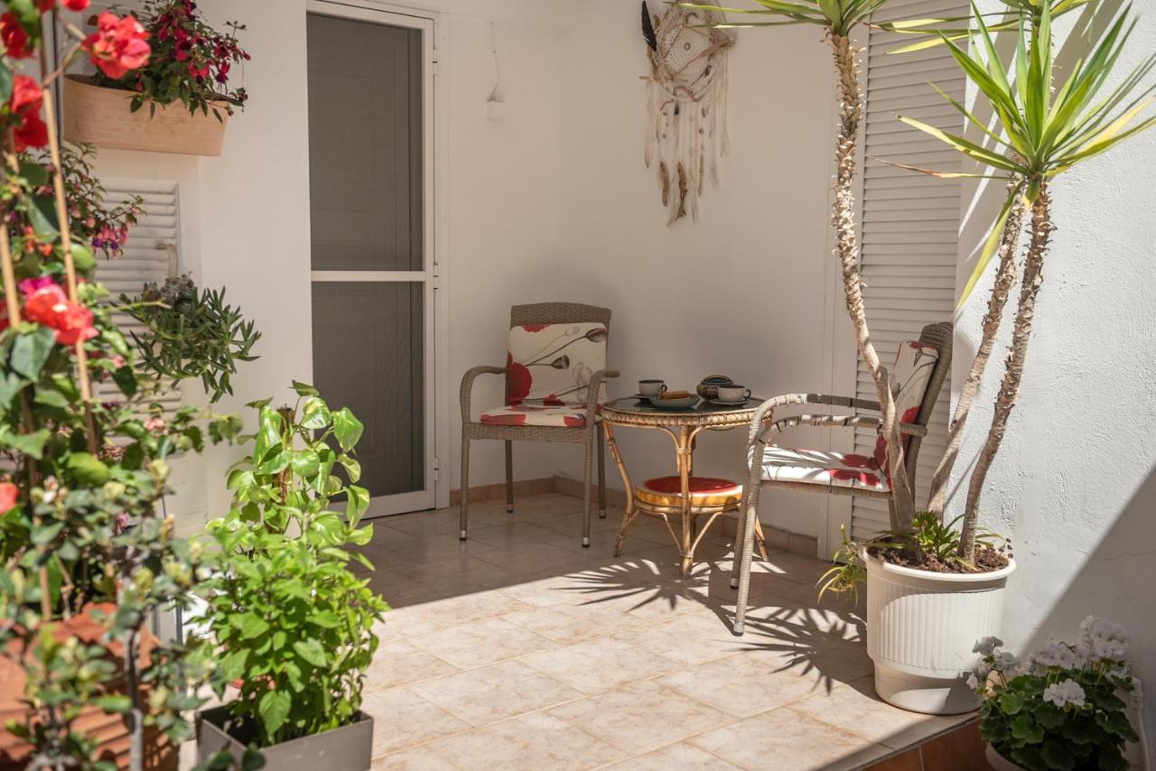 Mp3- An Extraordinary Place * Chania (Crete)