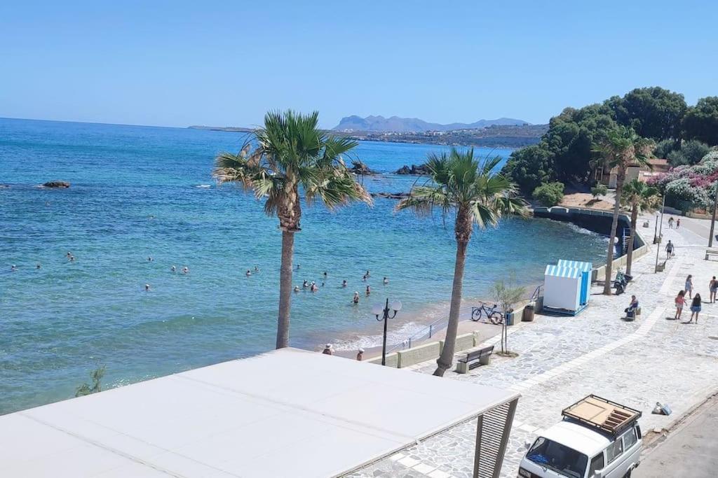 Chrysa's House In Front Of The Sea * Chania (Crete)