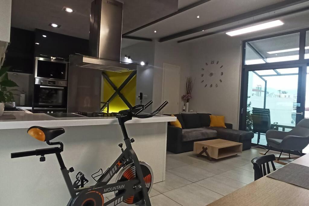 Yianna's Modern In Chania Apartment *