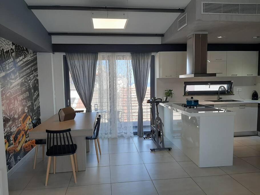Yianna's Modern In Chania Apartment *