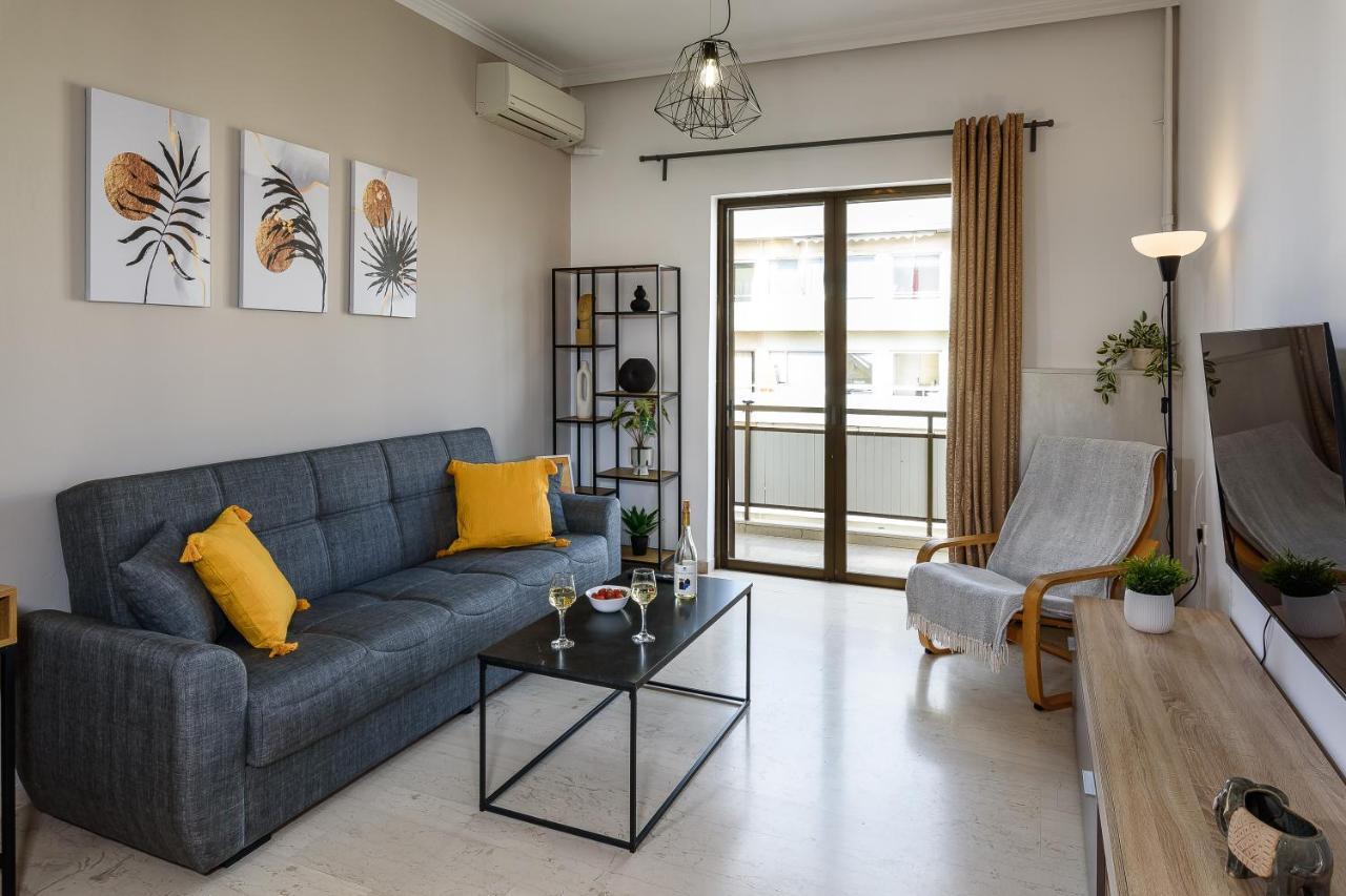 Apt. With Parking - 3 Min From Old Port Apartment
