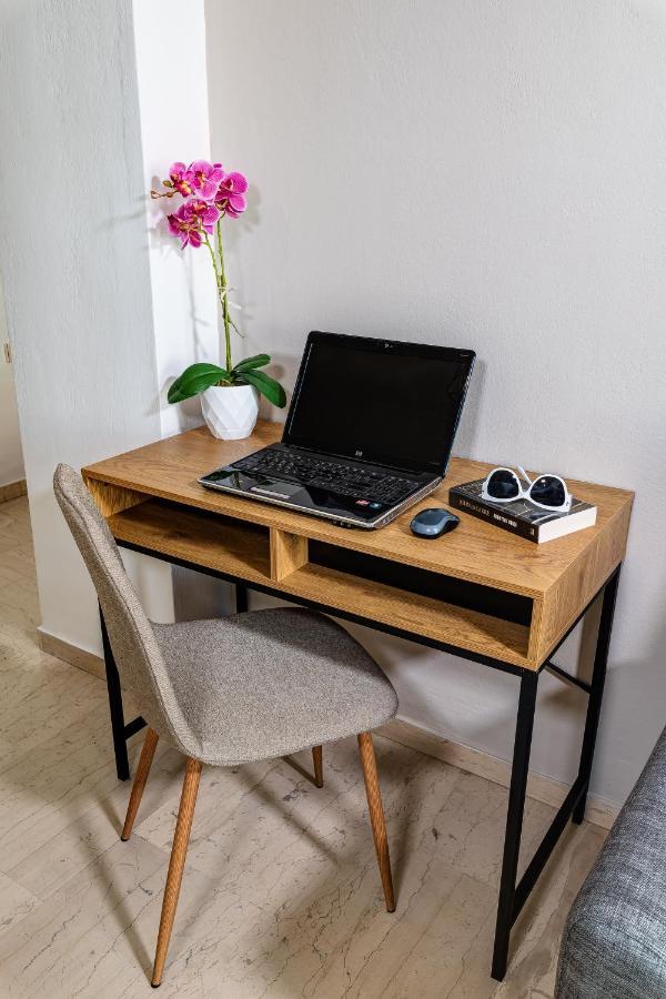Apartment Apt. With Parking - 3 Min From Old Port *