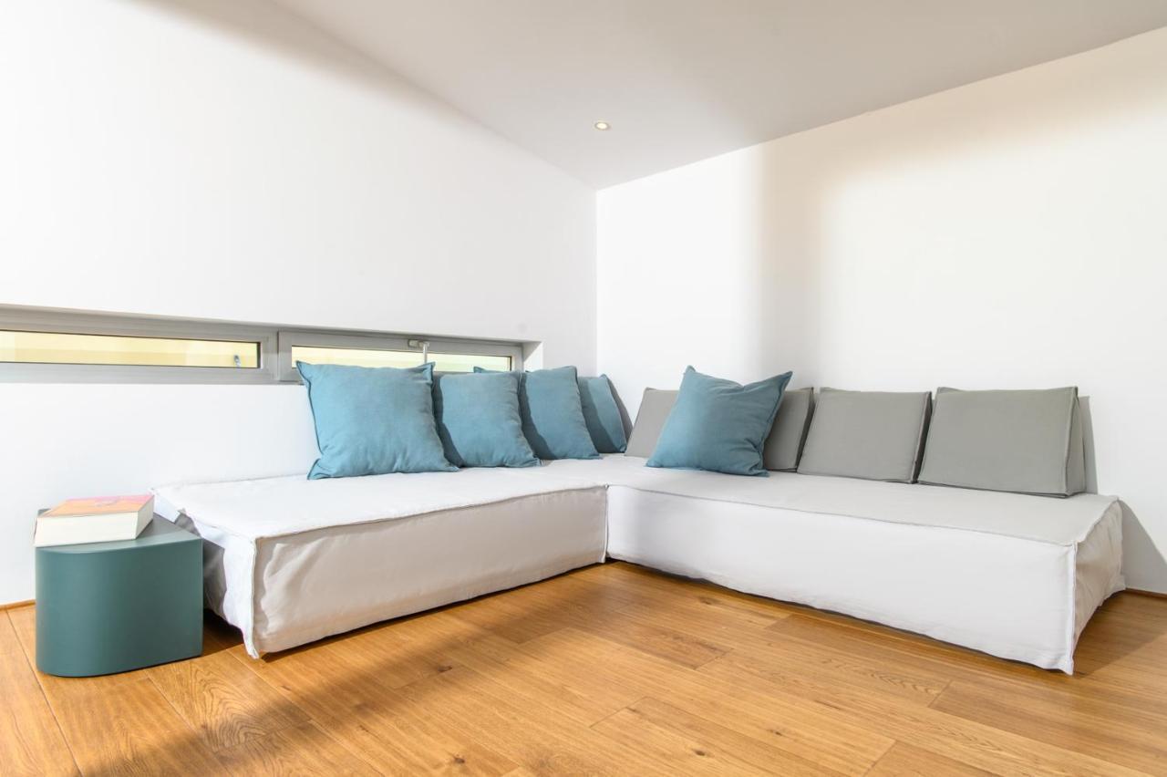 Apartment Artful City Loft With Rooftop Terrace, Near Beach *