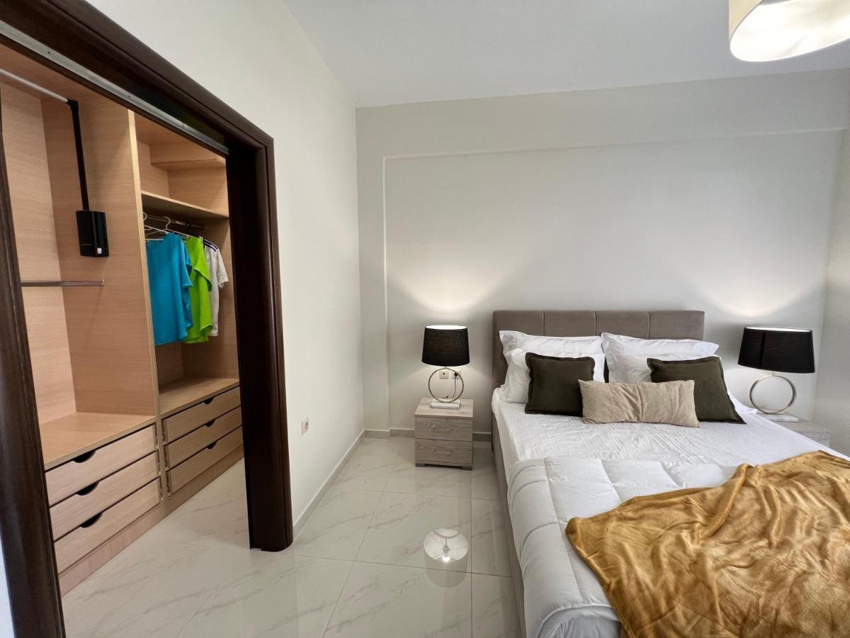 Green Apple Apartment