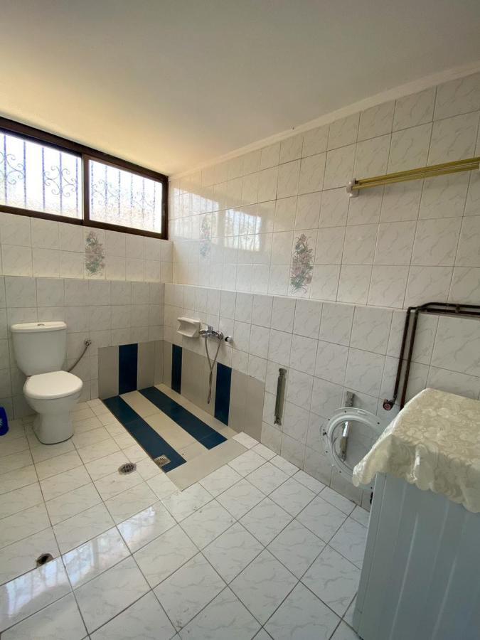 Shared House , Private With Garden