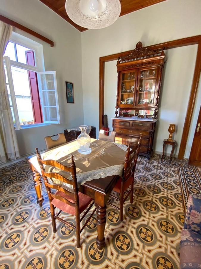 Villa Shared House , Private With Garden
