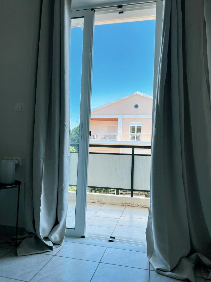 Derm's Apartment
