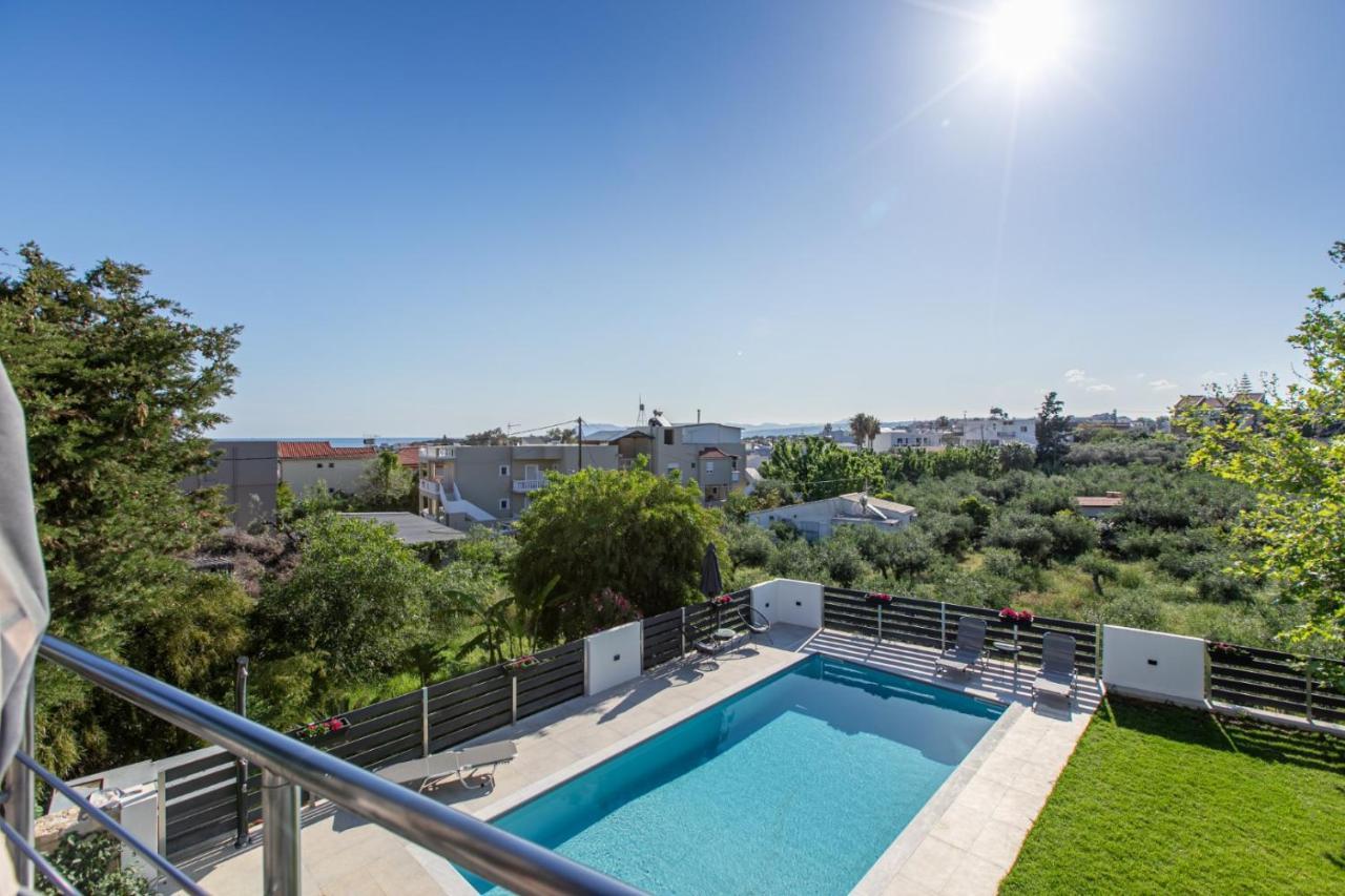 Crystal Waves Lux Villa-homeleader *