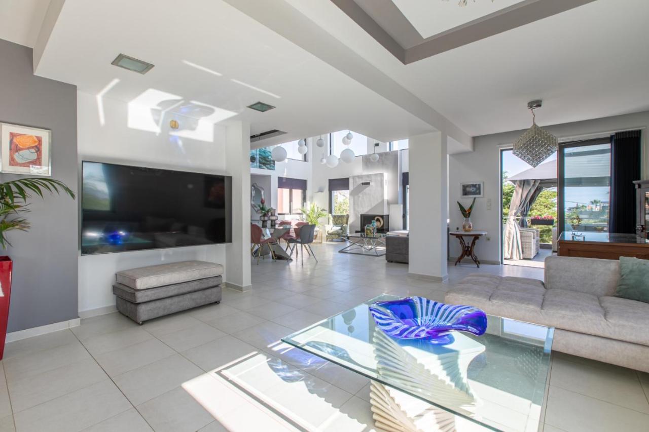 Crystal Waves Lux Villa-homeleader *