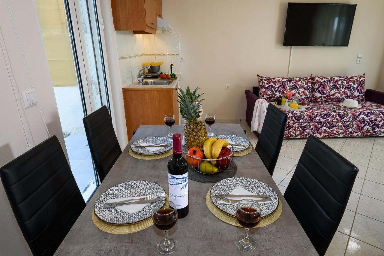 Apartment 25 *