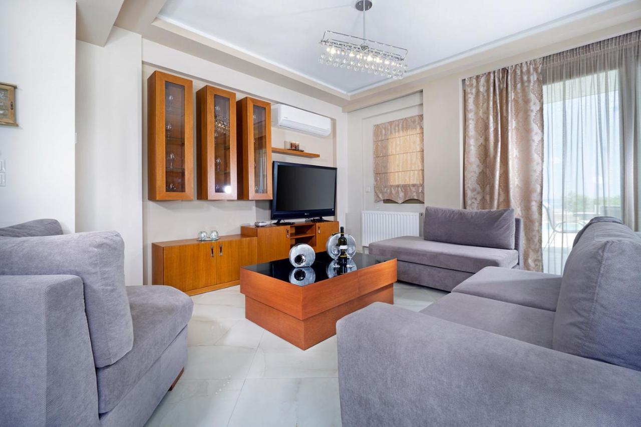Villa Beach Villas *