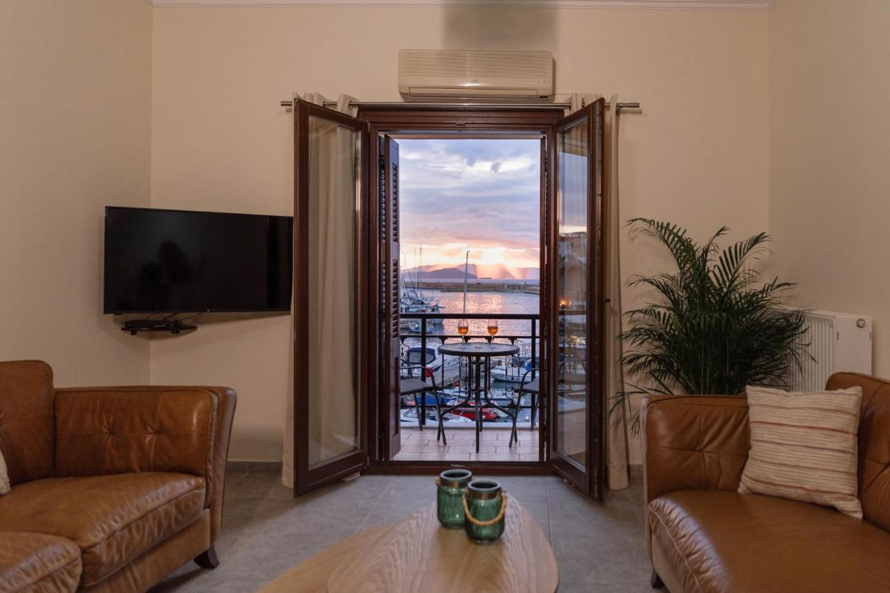 Destino Overlooking The Venetian Port Of Chania Apartamento
