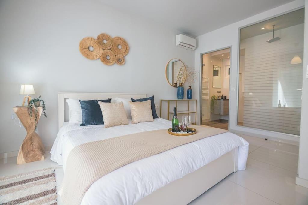 G&m Luxury With Pool Apartment