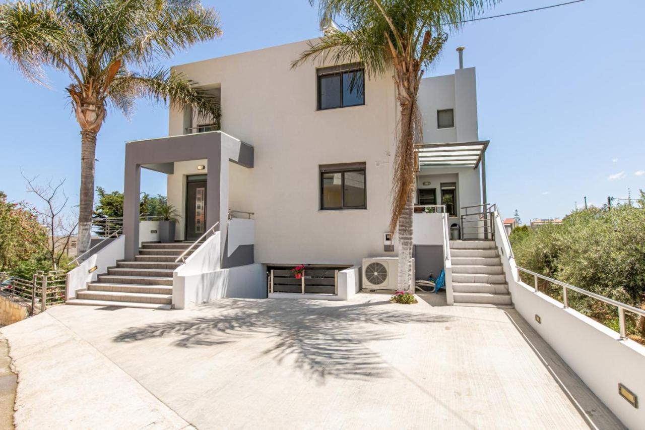 Villa Crystal Waves Lux Villa-homeleader