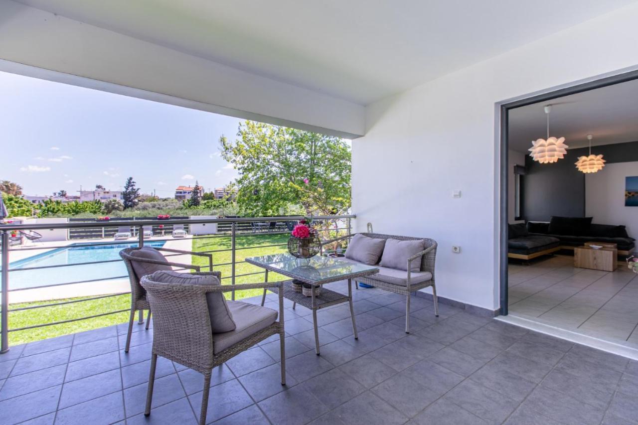 Crystal Waves Lux Villa-homeleader