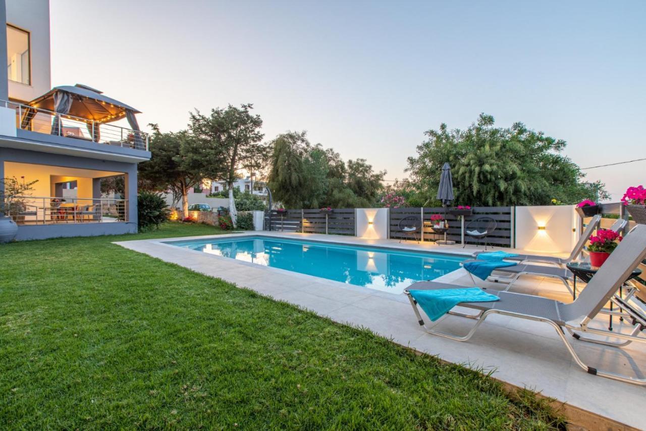 Crystal Waves Lux Villa-homeleader