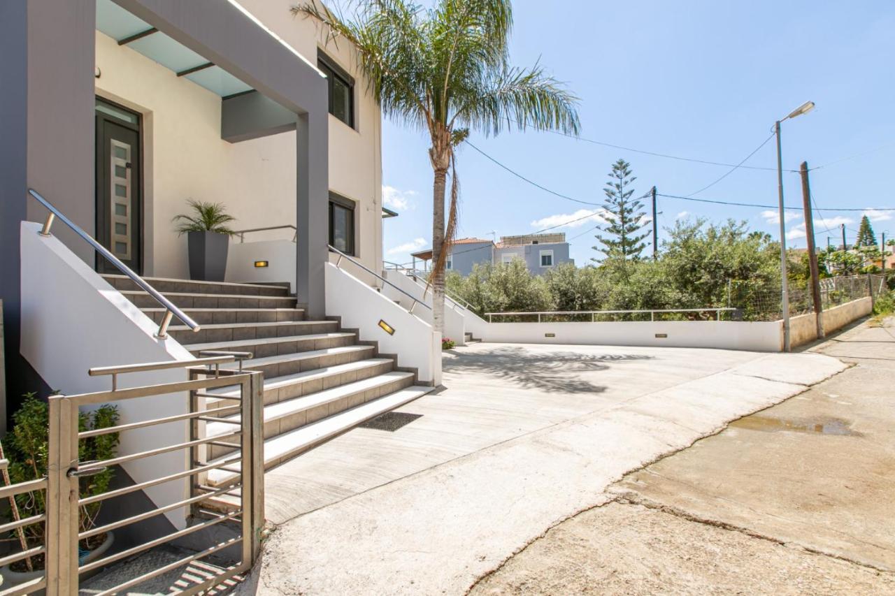 Crystal Waves Lux Villa-homeleader