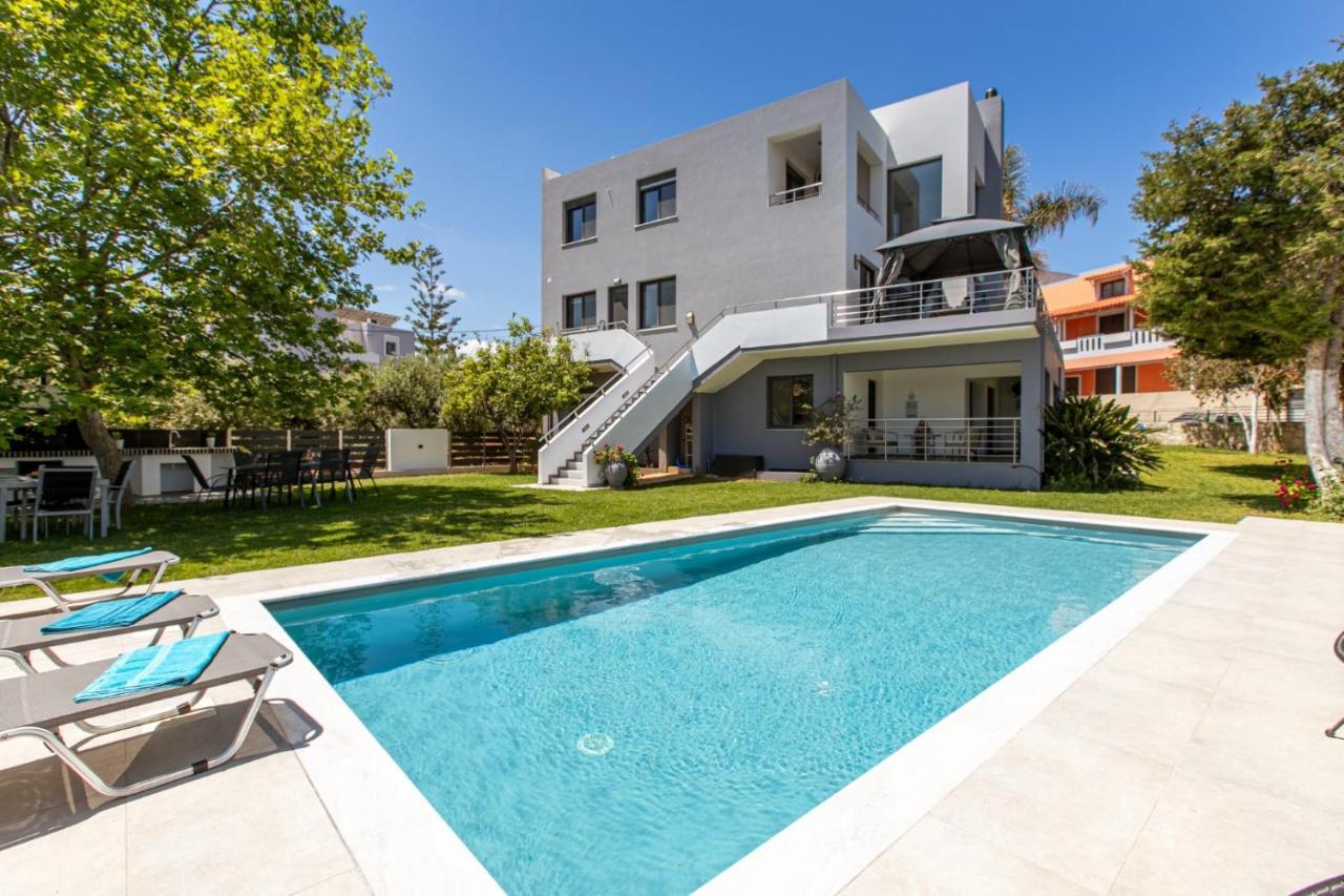 Villa Crystal Waves Lux Villa-homeleader