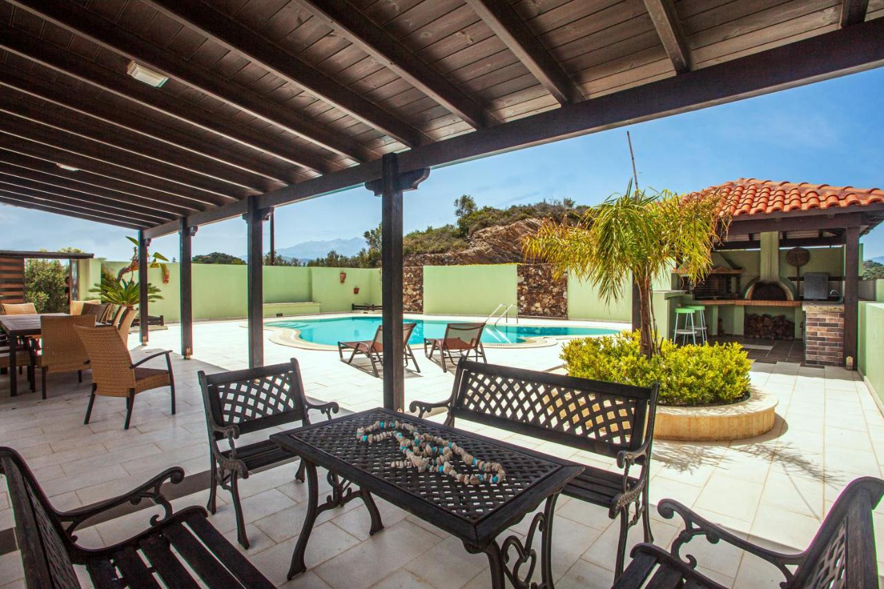 Villa Chloe - Amazing View With Swimming Pool