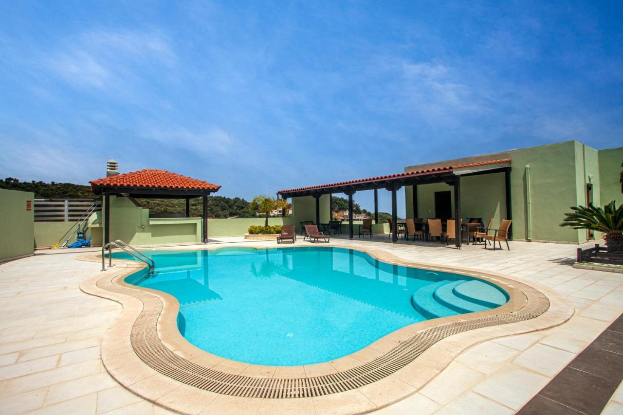 Chloe - Amazing View With Swimming Pool *
