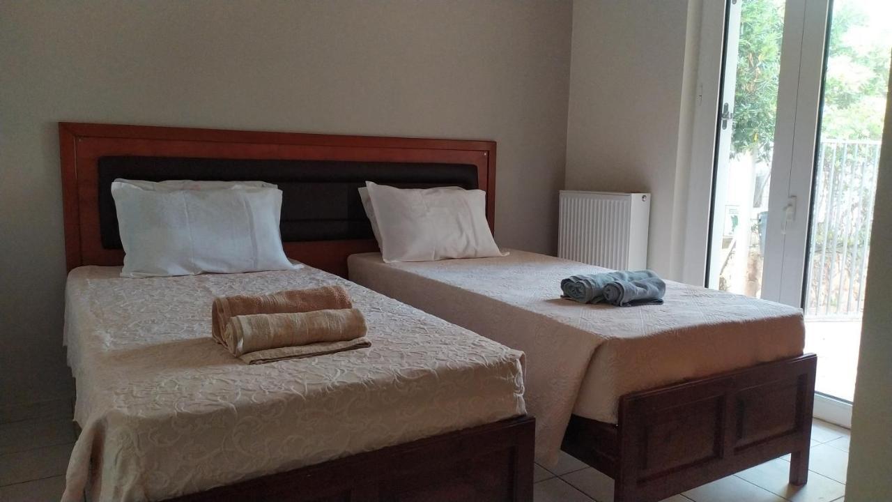 Corinas Holiday House *
