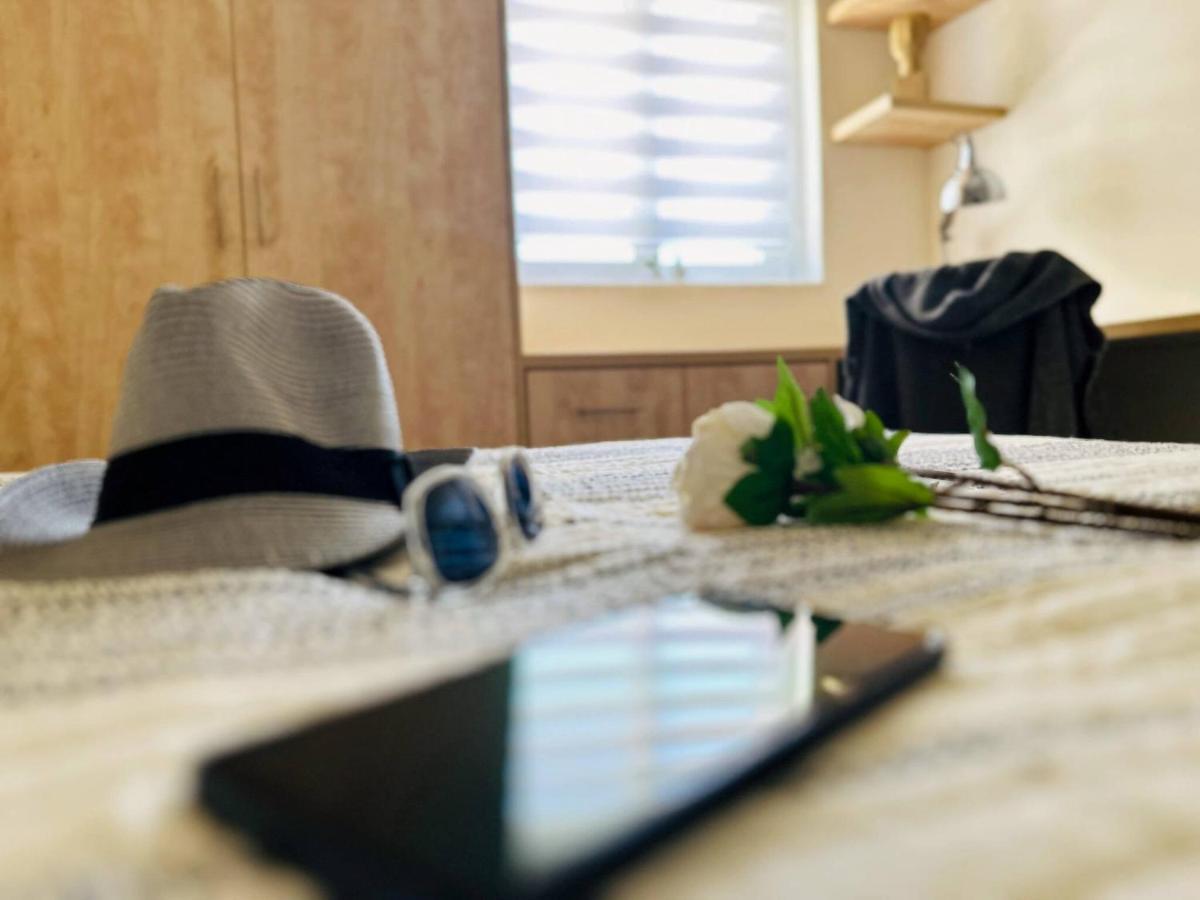 Cozy Snuggle- 2min To Beach, 6min Walk To Old Town Apartment *