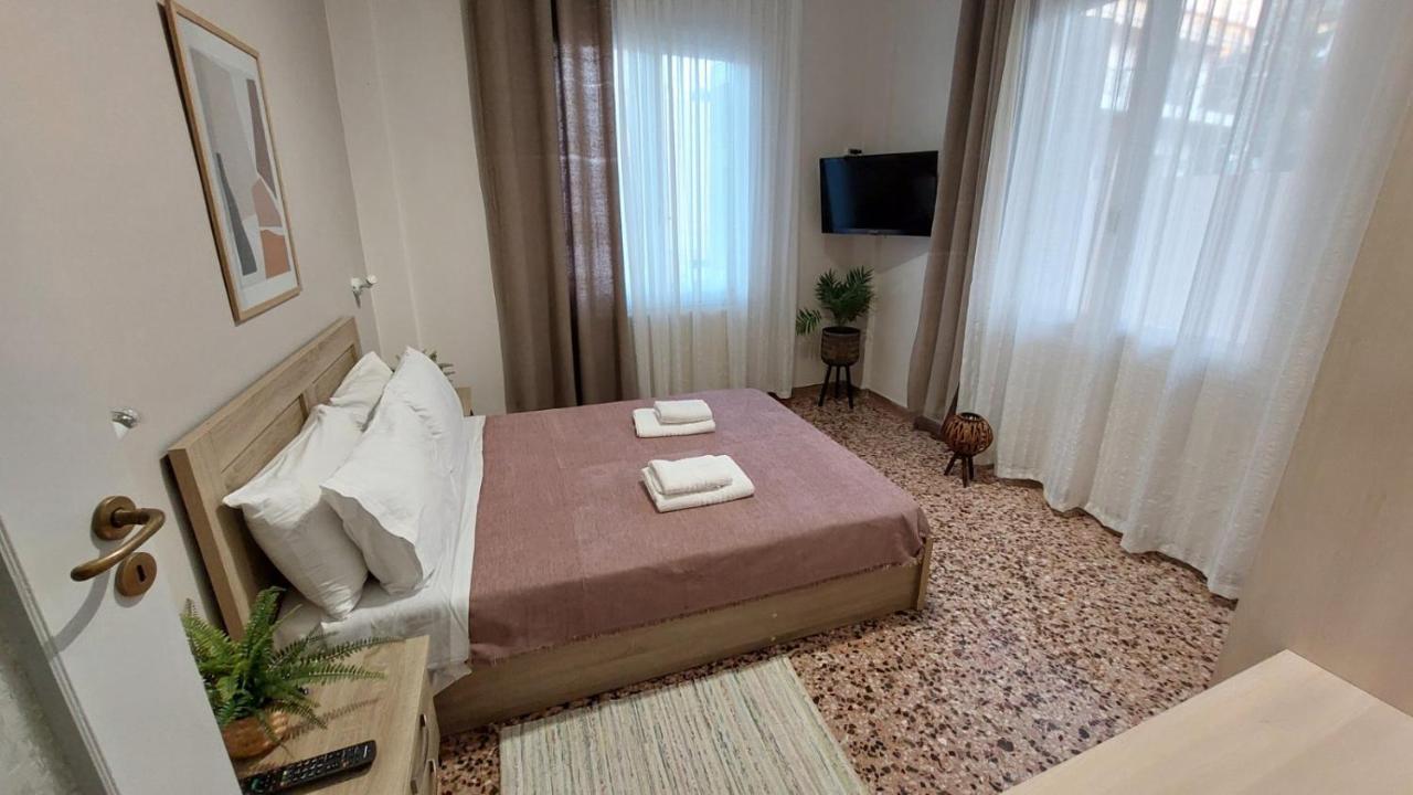 Ellis With Private Entrance And Veranda Chania (Crete)