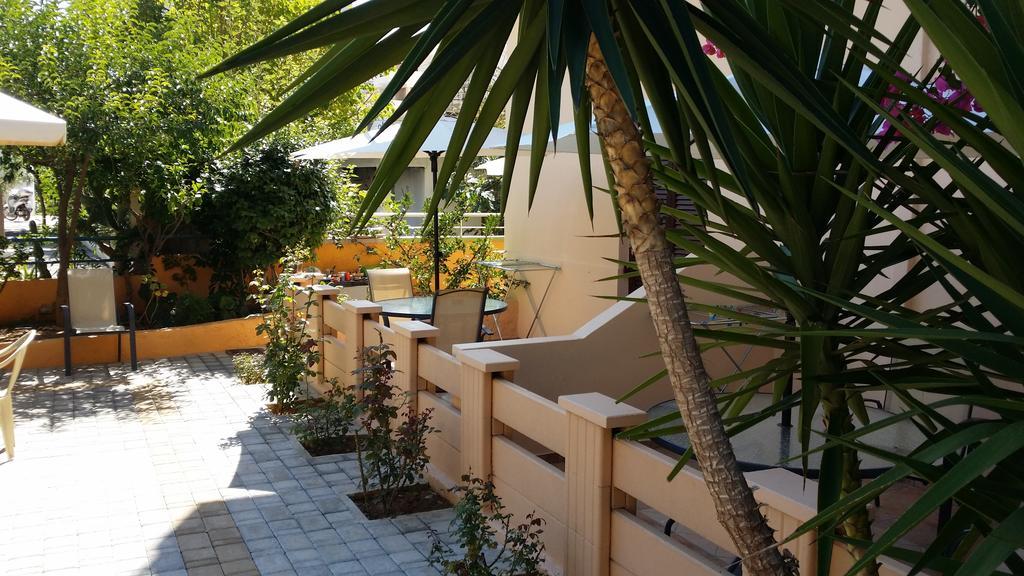 Alexandros Studios & Chania (Crete)