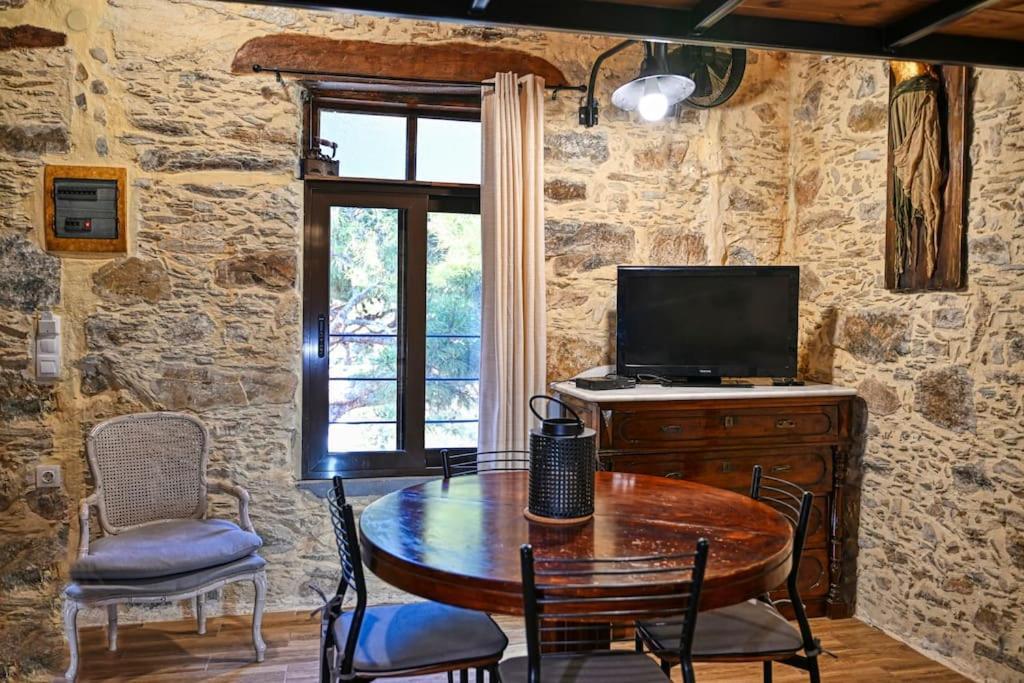 Pefkopetro Loft Holiday home *
