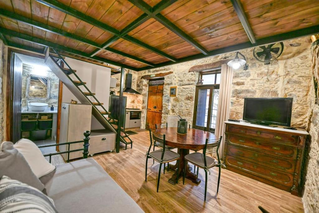 Pefkopetro Loft Chania (Crete)