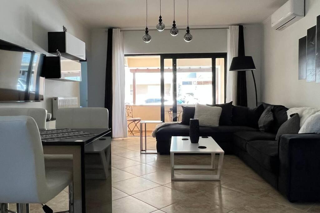 Anna Kavros Luxury Apartment *