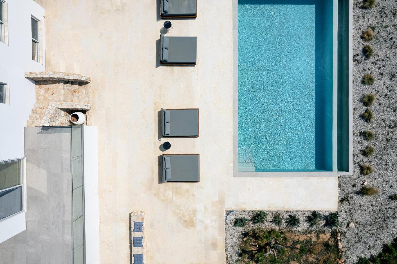 Vista Villa *