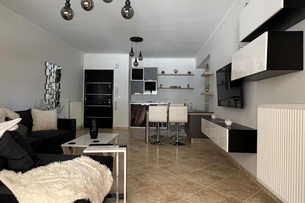 Anna Kavros Luxury *