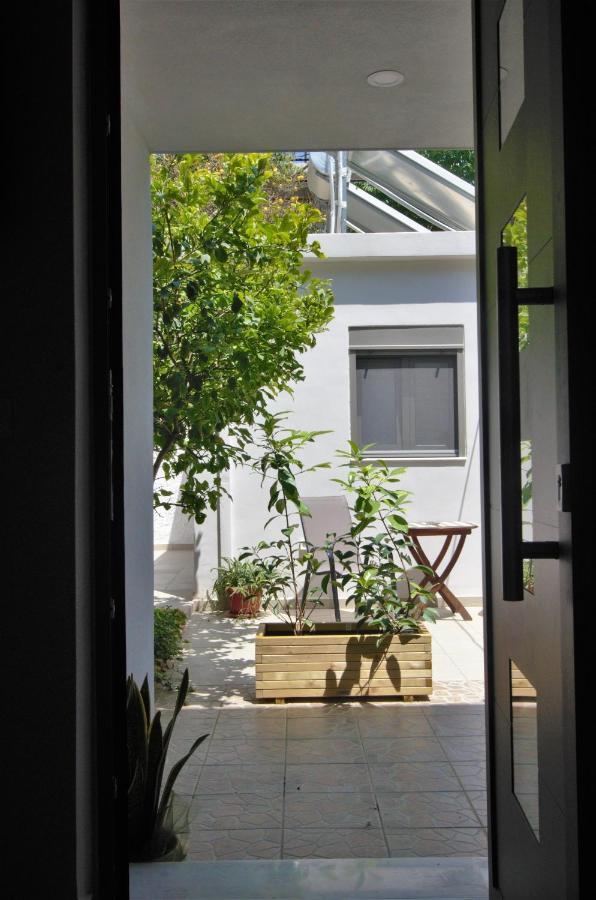 Antigonis Garden House Apartment