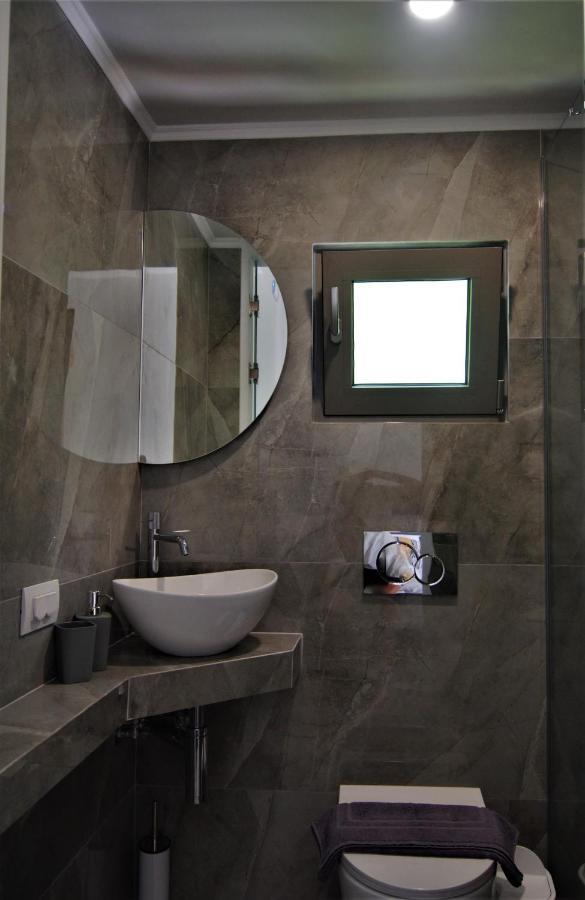 Antigonis Garden House Apartment