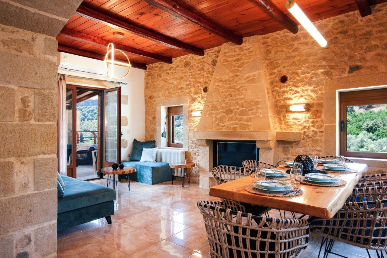 Kotinos Luxury Villa *