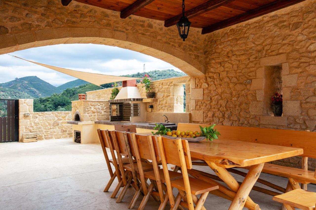 Kotinos Luxury Villa *