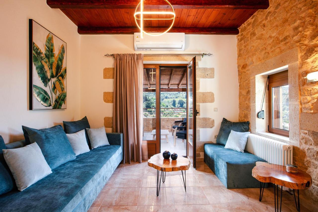 Kotinos Luxury Villa *