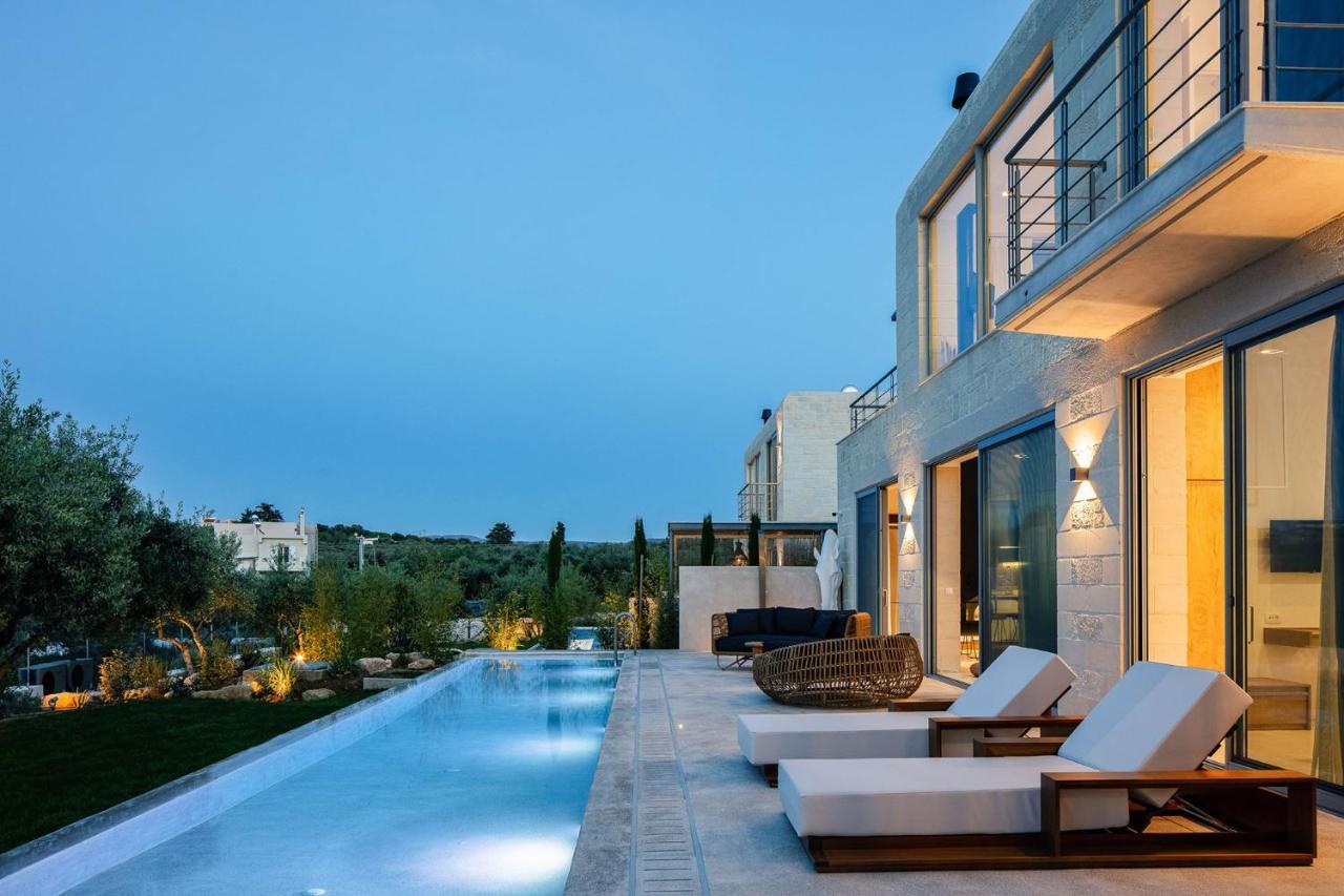 Heniochos Villa *