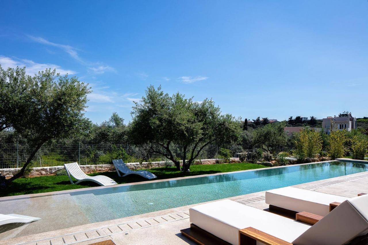 Heniochos Villa