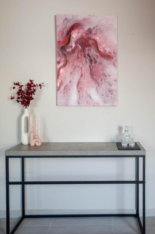 Makel Apartment