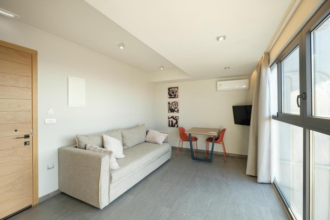 Sky-high Penthouse W. Stunning Views - 01 * Chania (Crete)