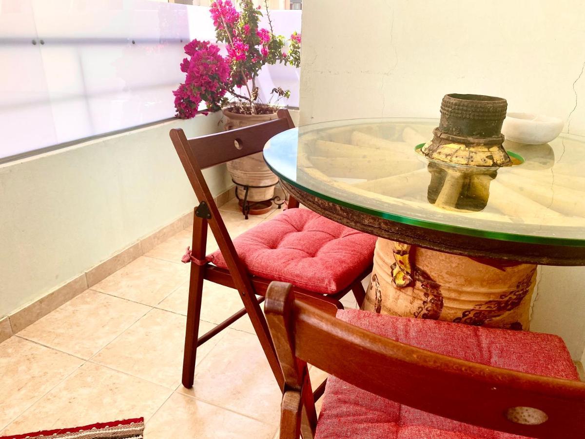 Atreas' Art Apartment