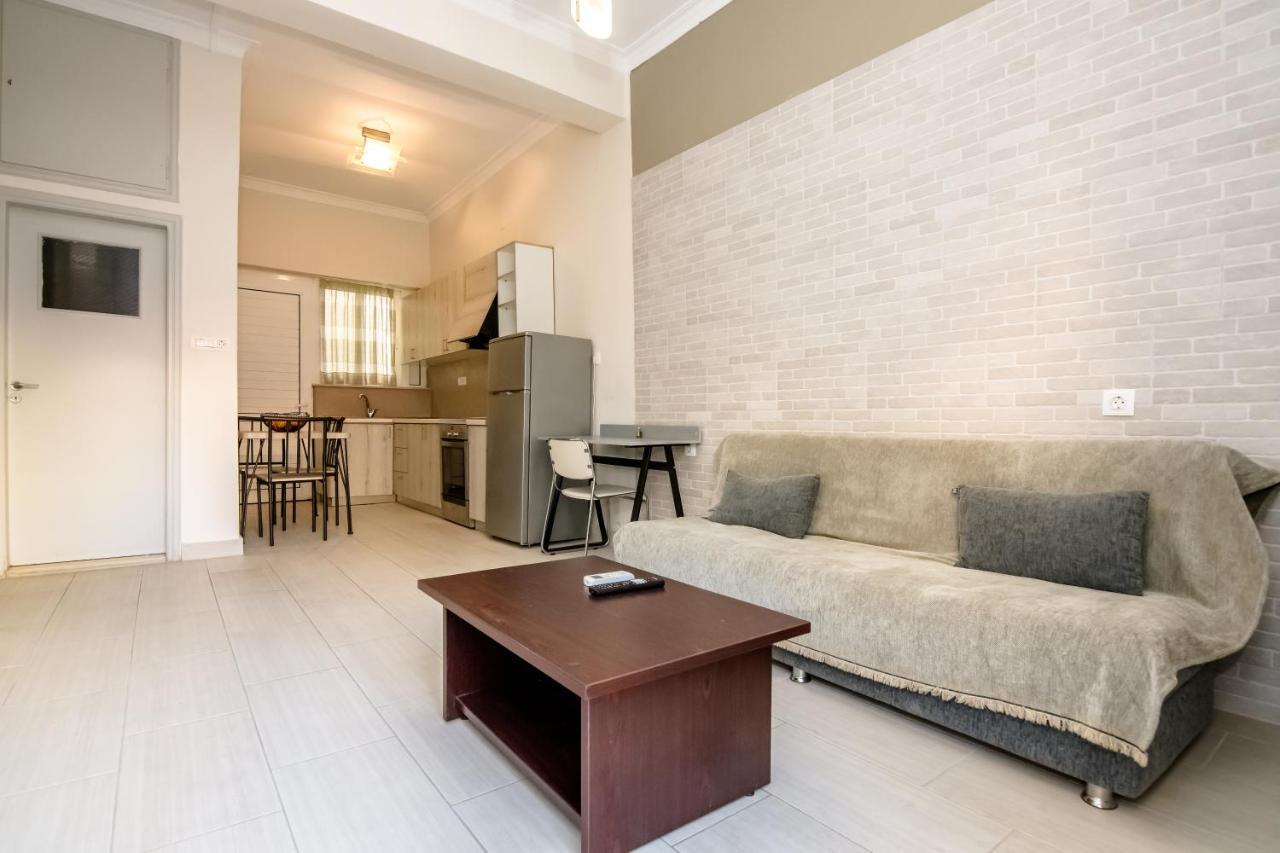 Apartment 2! *
