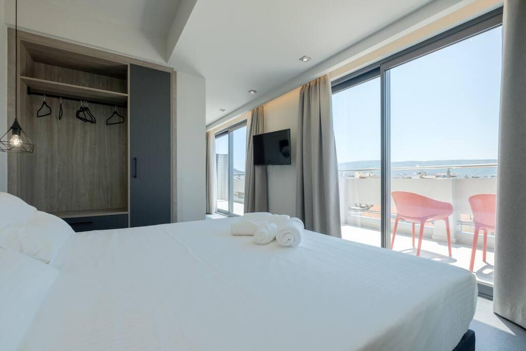 Sky-high Penthouse W. Stunning Views - 04 Chania (Crete)